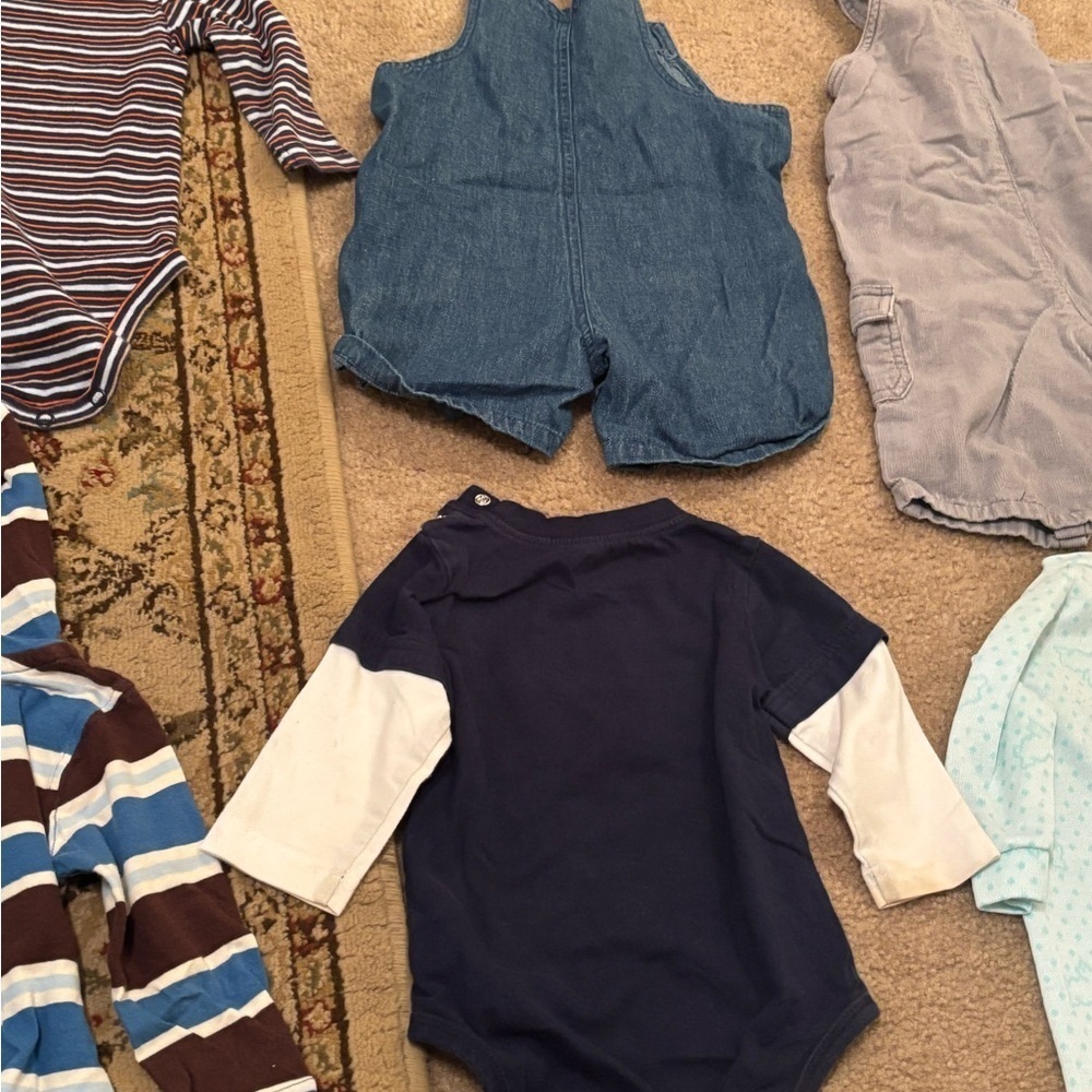 Baby Clothing Set with Stripes and Plaid lot of 8 sizes ranging from 6-12 months - Picture 11 of 13
